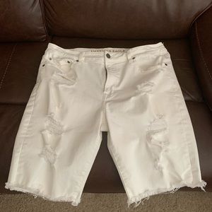 Men’s white distressed shorts